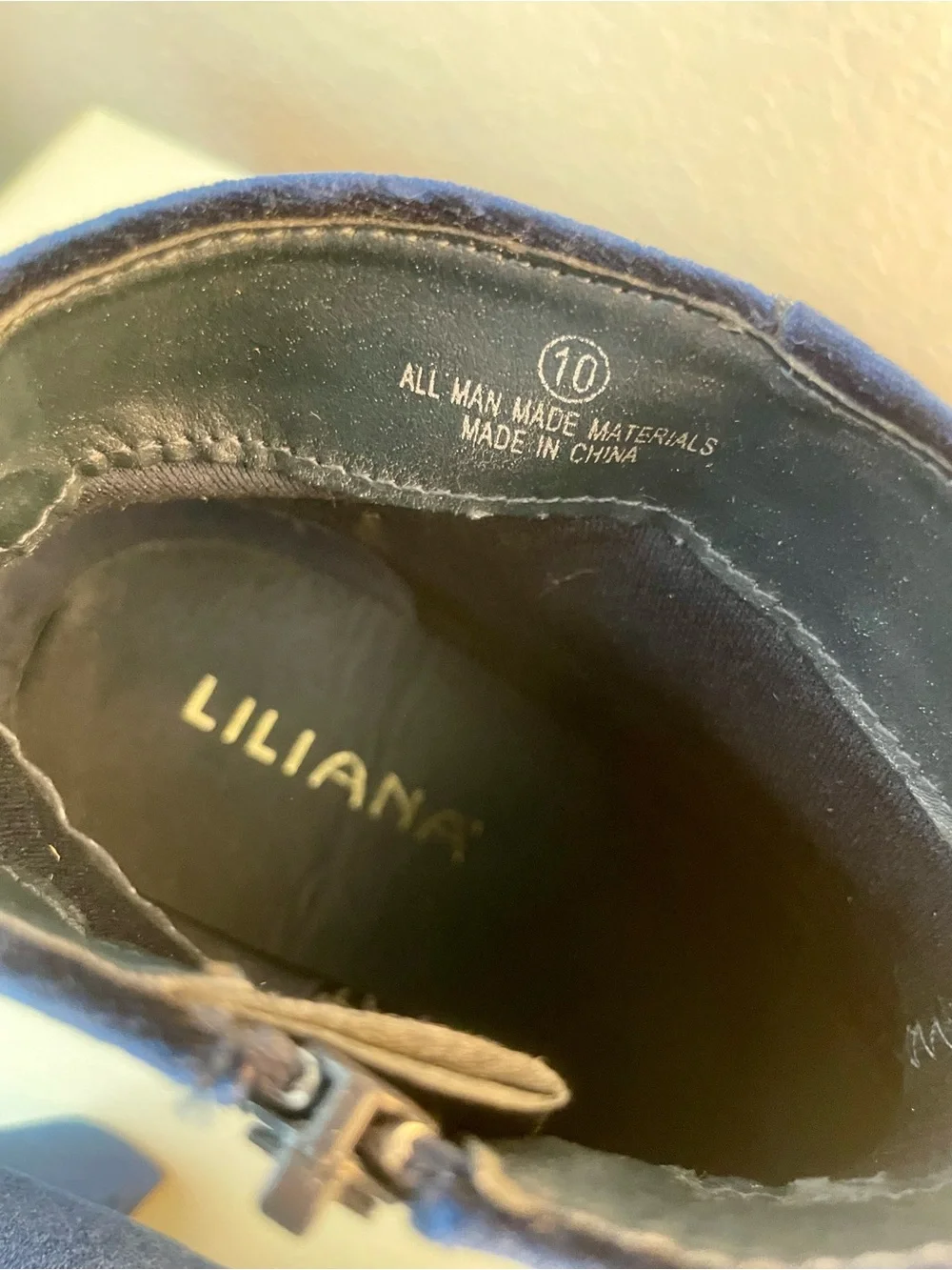 Liliana Velvet Ankle Booties in Navy Blue Size 10